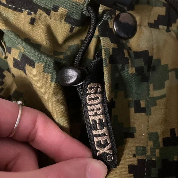 GORE-TEX Green Camouflage Cargo Pants - Picture 2 of 4